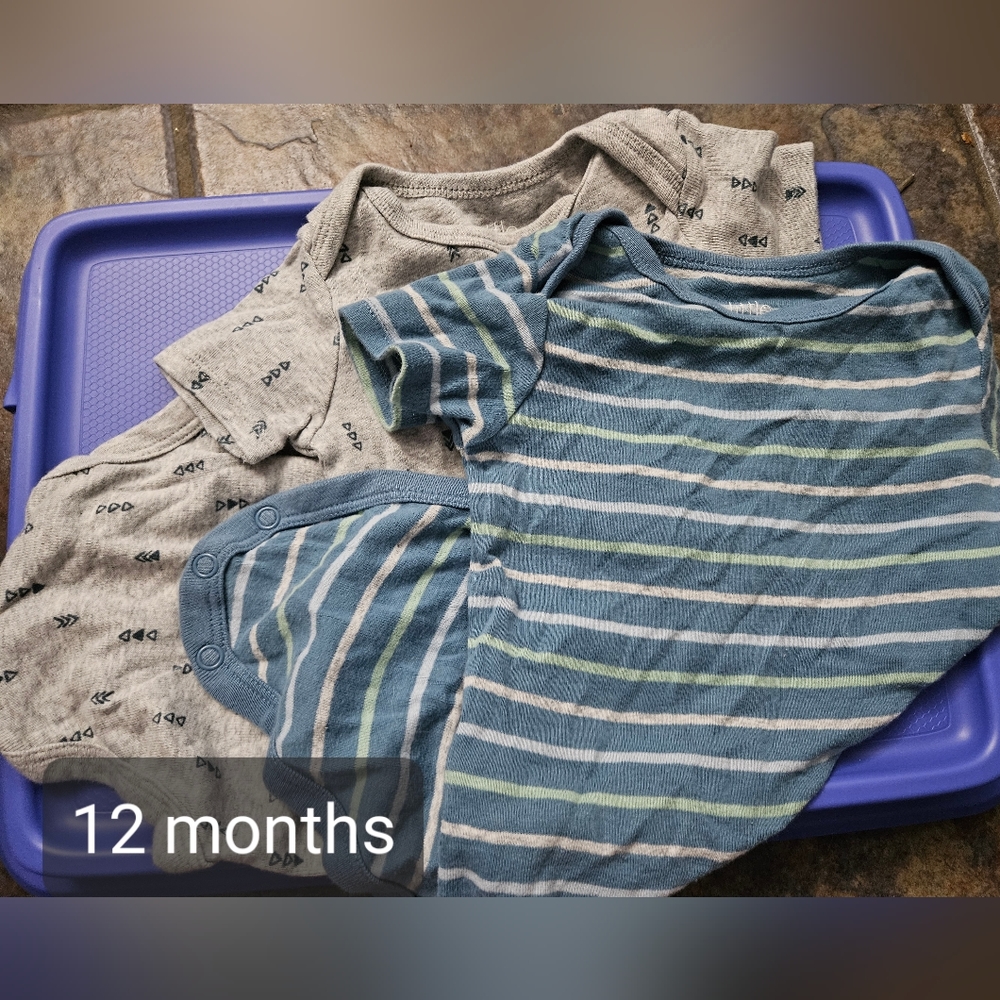 LITTLE PLANET organic onsies 12 month